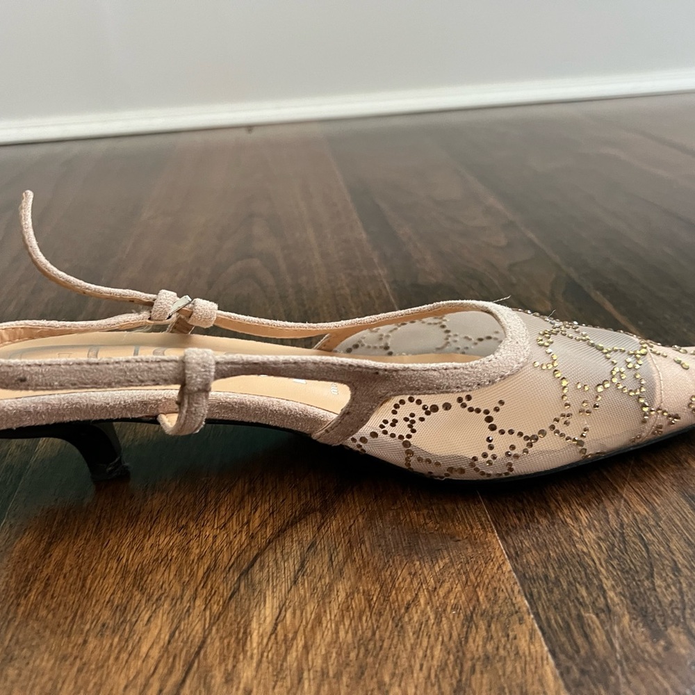 Gucci Nude Heels with Silver Accents - Picture 8 of 15